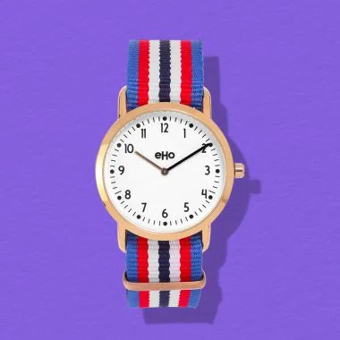 Face Montre eHo Ecoresponsable Textile bleu rouge blanc Cadran Blanc fond violet