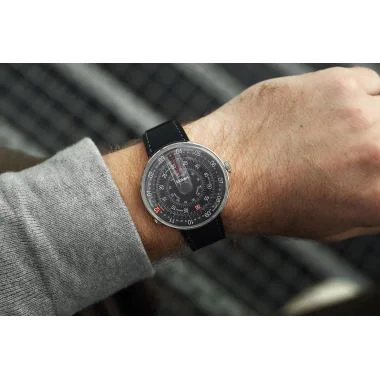 Portée Montre Klokers - Klok 01 - 5ème anniversaire - Cadran Anthracite - Cuir noir mat
