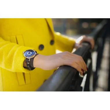 Portée 2 Montre Klokers - Klok 08 - Sixties - Cadran Noir & Champagne - Nato Vert