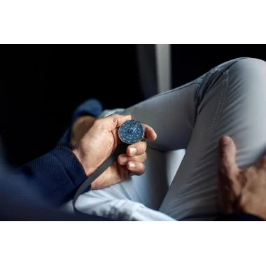 Portée 2 Montre Klokers - Klok 01 - Metal - Cadran Bleu Nuit - PU Noir