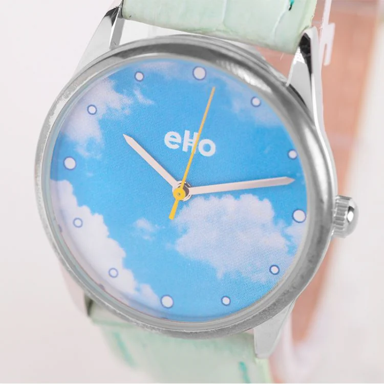 Zoom Avant Montre Ecoresponsable eHo Cuir Bleu Cadran Ciel Blanc Bleu