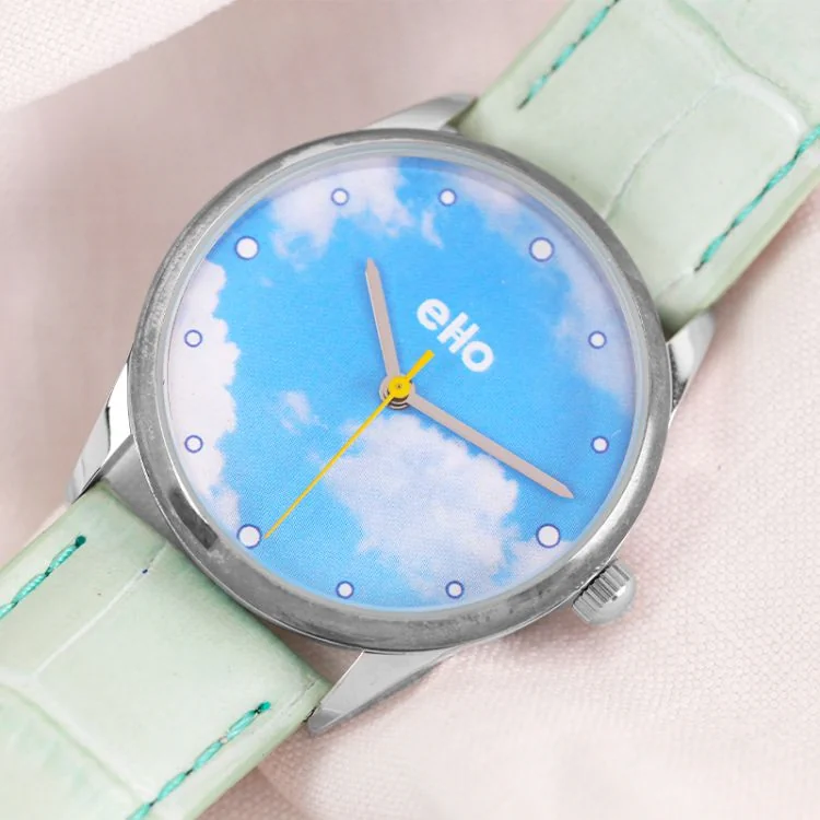 A Plat Montre Ecoresponsable eHo Cuir Bleu Cadran Ciel Blanc Bleu