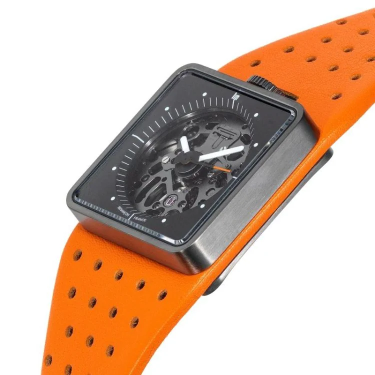 Profil Montre LIP - Big TV - Squelette Automatique - Cuir Orange Perforé