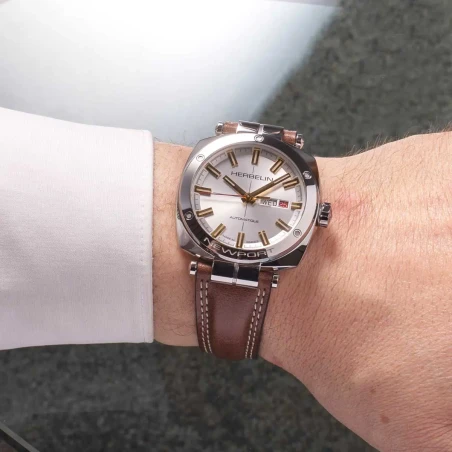 Michel Herbelin Newport – Héritage – automatique – 1764T11BR porter