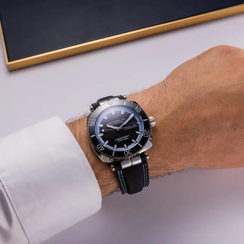 Michel Herbelin Newport – diver automatique – 1774AN154 vue porter