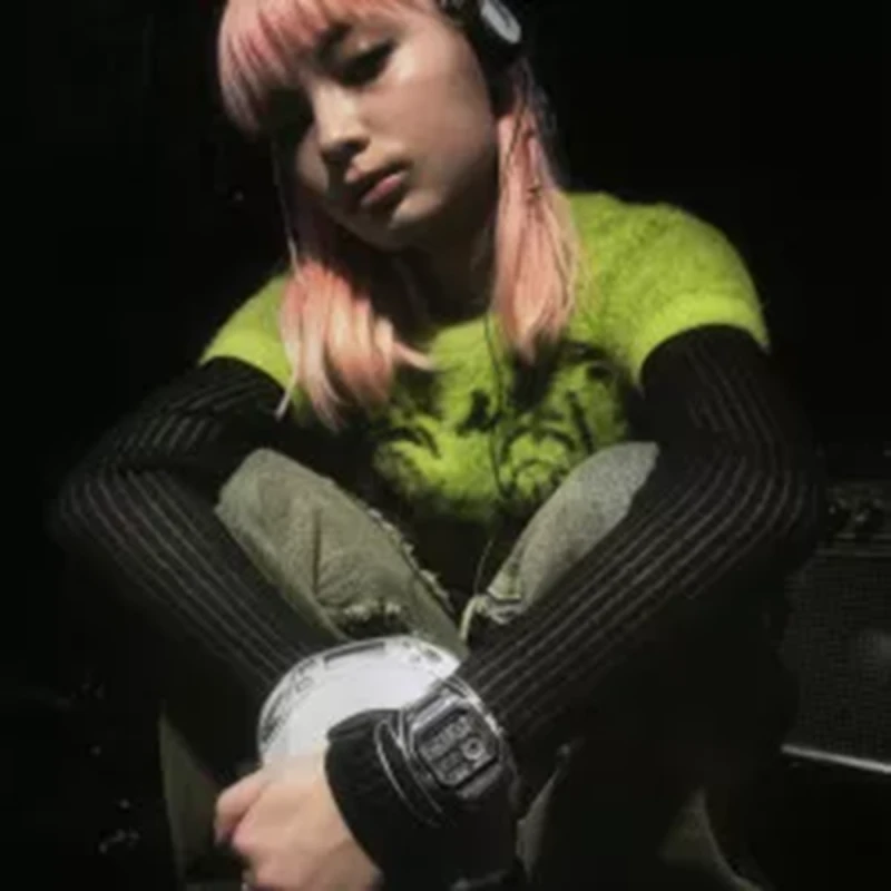 Montre Casio Timeless en Acier Argenté-AE-1200WHD-1AV vue porter