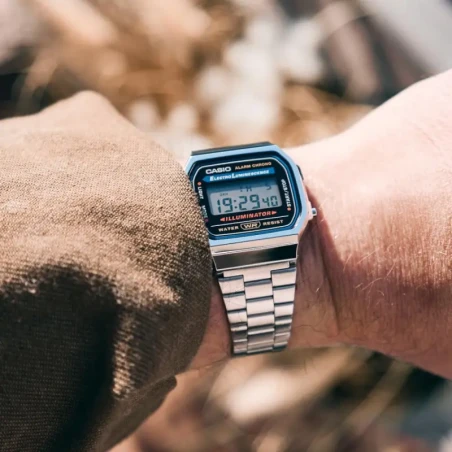 montre casio iconic vintage A168WA-1 vue porter