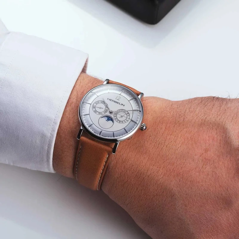 INSPIRATION – PHASE DE LUNE – ACIER & CUIR CAMEL | Club de la Montre