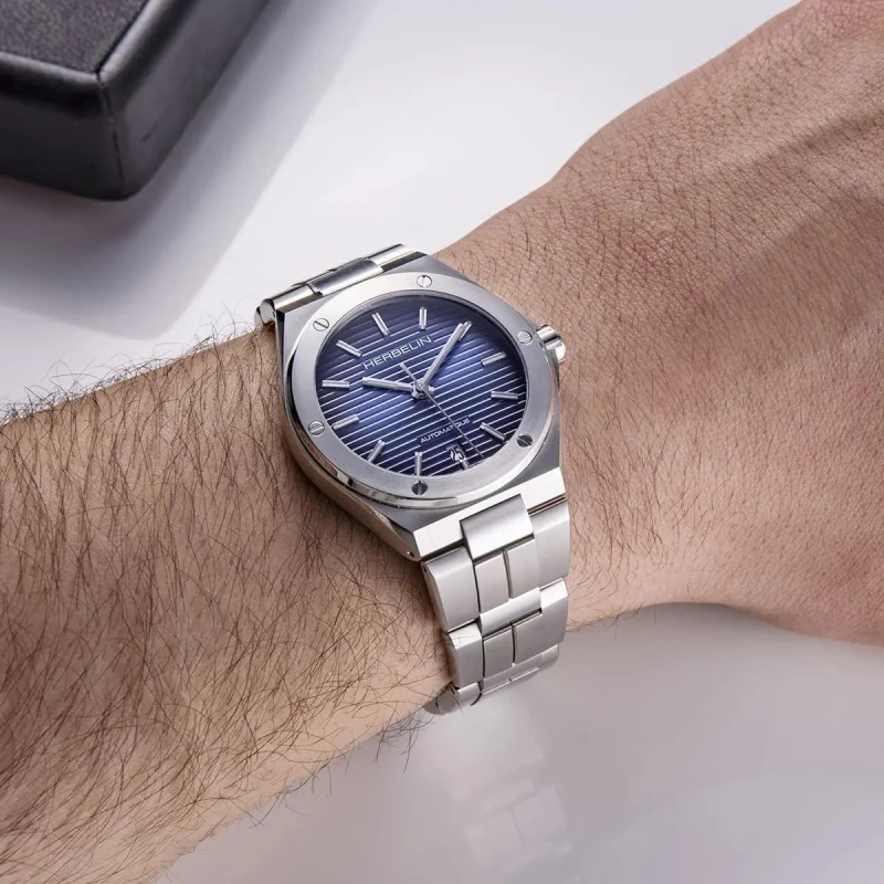 CAP CAMARAT – AUTOMATIQUE – ACIER & BLEU | Club de la Montre