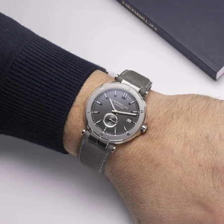 NEWPORT – QUARTZ – GRIS & CUIR GRIS | Club de la Montre
