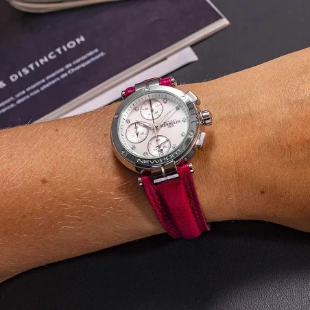 NEWPORT – CHRONO LADY – ACIER, DIAMANTS & CUIR | Club de la Montre