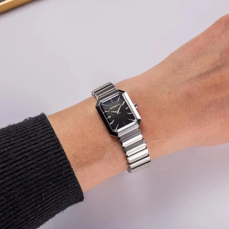 OCTOGÔNE – QUARTZ – NACRE NOIRE & ACIER | Club de la Montre