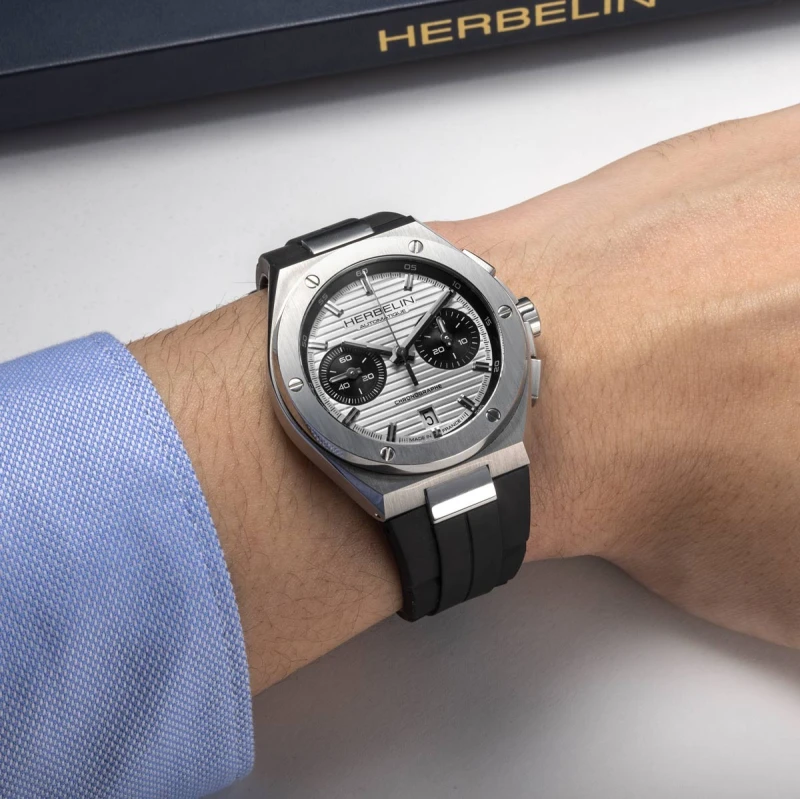 CAP CAMARAT – CHRONOGRAPHE – ACIER & NOIR | Club de la Montre