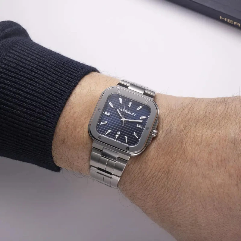 CAP CAMARAT – SQUARE QUARTZ – BLEU & ACIER | Club de la Montre