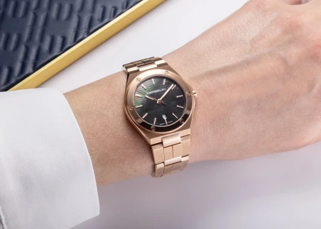 CAP CAMARAT – QUARTZ – NACRE NOIRE | Club de la Montre