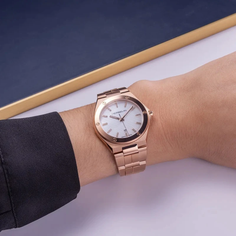 CAP CAMARAT – QUARTZ – PVD OR ROSE & NACRE | Club de la Montre