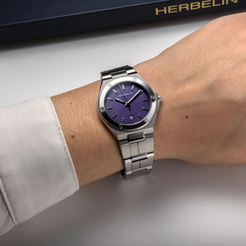 CAP CAMARAT – QUARTZ – ACIER & VIOLET | Club de la Montre