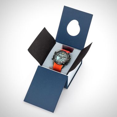 Boîte bijou ouverte bleue montre homme Patrouille de France Athos 1 Leader silicone orange acier noir cadran anadigital chrono