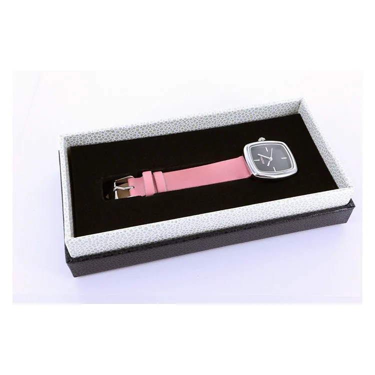 montre kelton pour femme avec un bracelet rose et cadran noir à quartz
