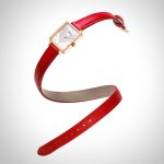  Détail Jonas & Verus Just For Me acier cadran blanc bracelet cuir rouge surpiqûre rouge et beige lisse
