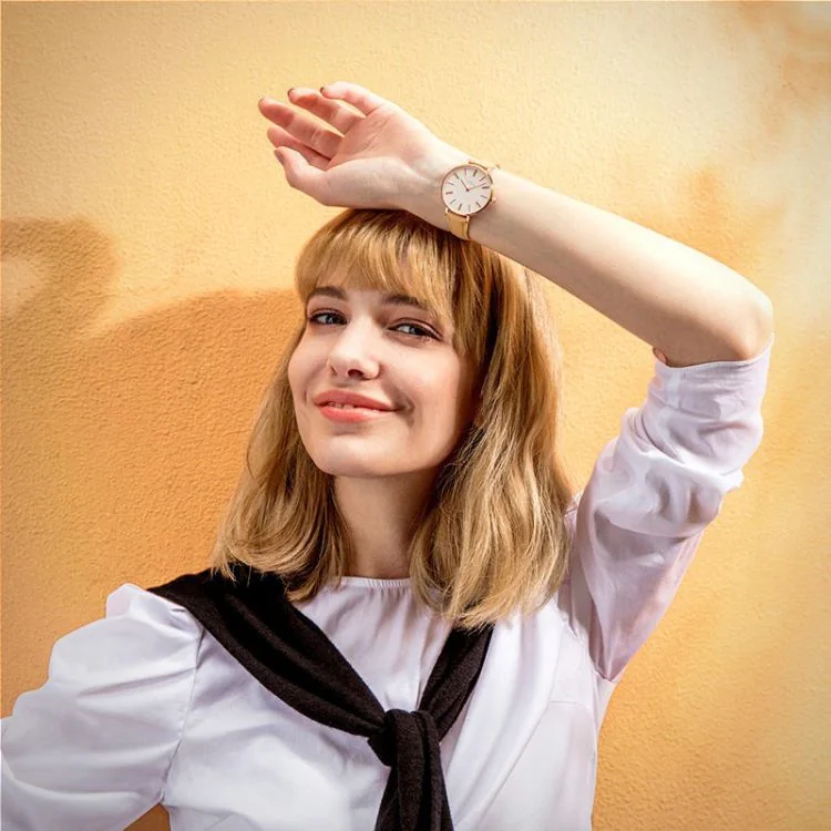  Portée Jonas & Verus Minor Girl acier cadran beige bracelet cuir jaune surpiqûre jaune lisse