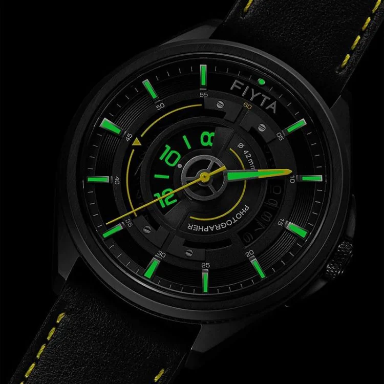 Nuit Montre Fiyta Photographer Automatique Noir et Jaune GA860023.BBB