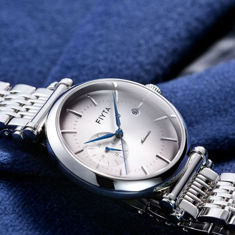 Lifestyle 2 Montre Fiyta In Automatique Acier Argenté Aiguilles Bleu GA850012.WWW