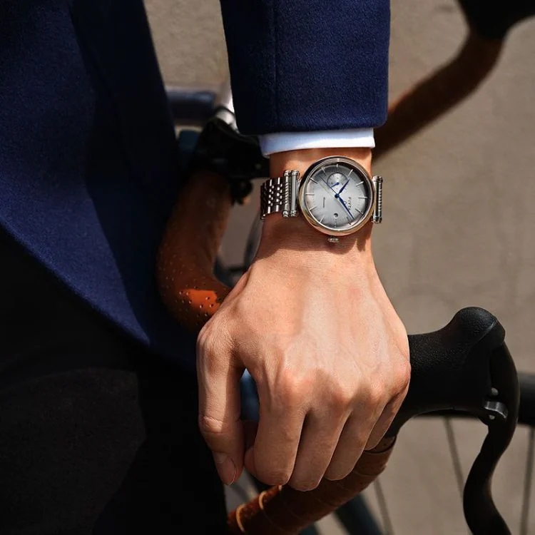 Lifestyle 4 Montre Fiyta In Automatique Acier Argenté Aiguilles Bleu GA850012.WWW