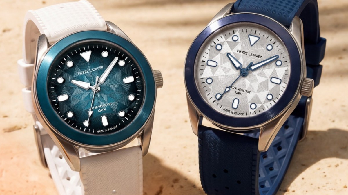 Bracelets de montre de differentes largeurs et matieres poses cote a cote