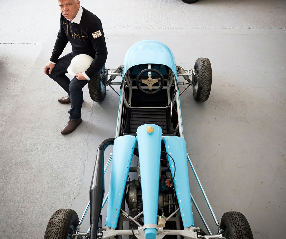 Monoplace de course et pilote, univers Kelton
