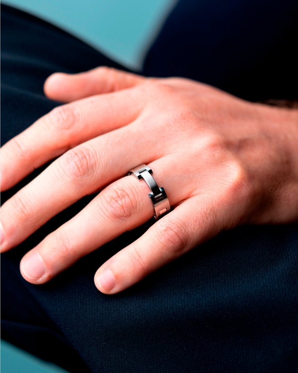 Michel Herbelin Ring, lifestyle photo