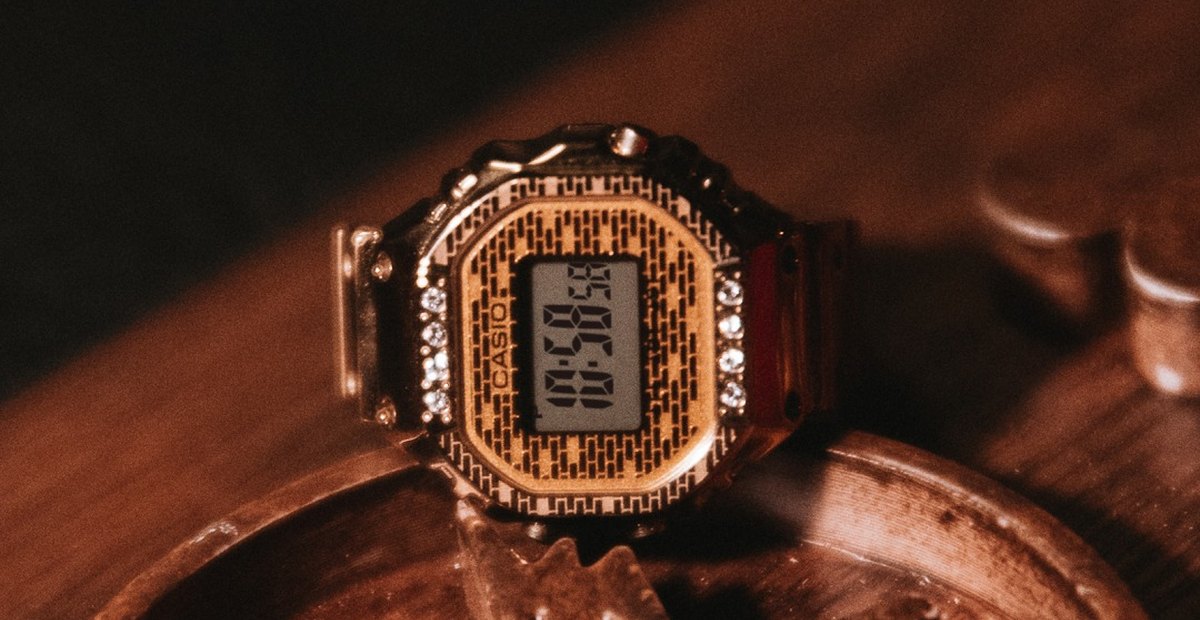Montre Kelton Octogone sur bracelet nato port&eacute;e au poignet