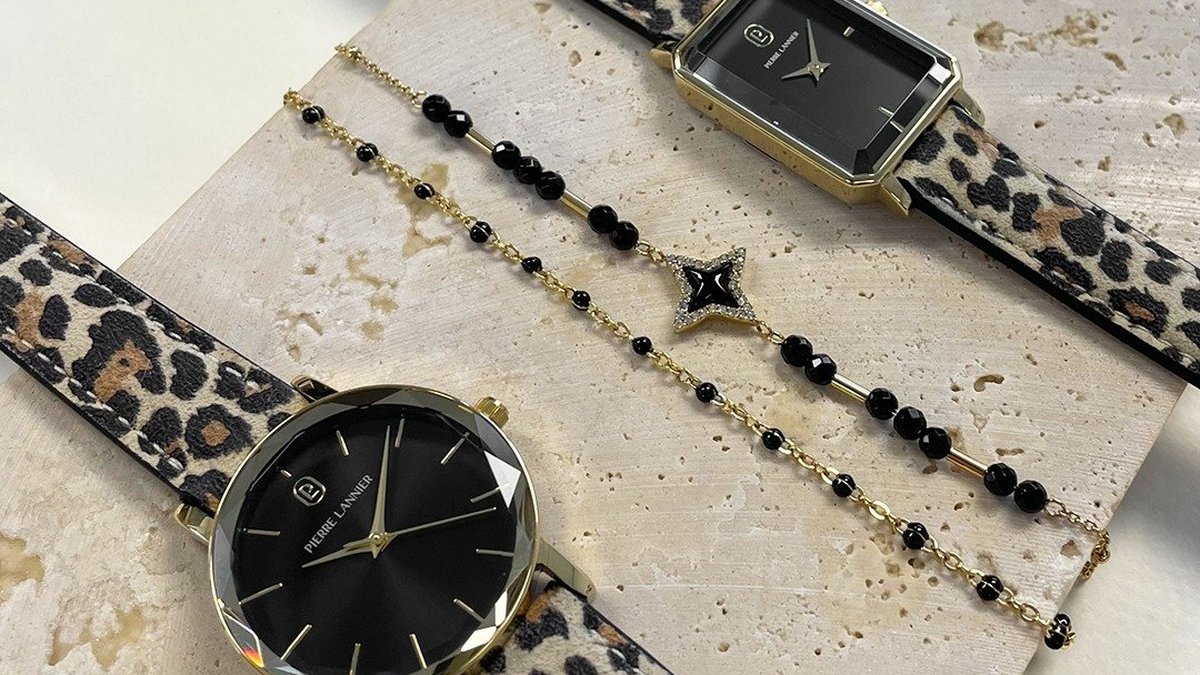 Montres Pierre Lannier ronde et rectangulaire sur bracelets imprim&eacute;s l&eacute;opard