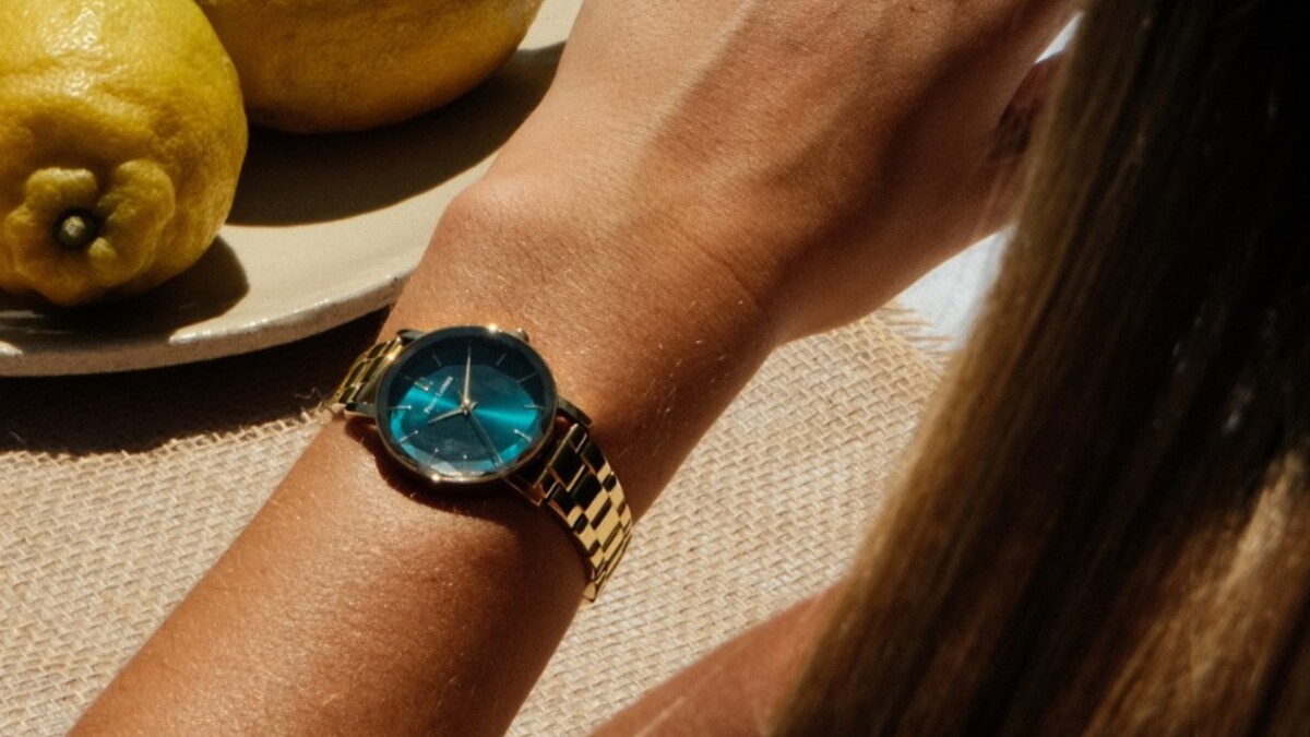 Montre Pierre Lannier port&eacute;e au poignet : la bonne taille de bo&icirc;tier