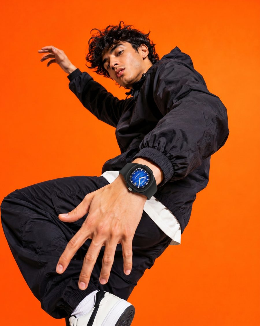 Ado en survetement, montre Ice-Watch