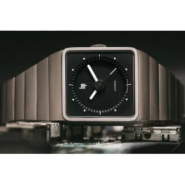 Ambiance 6 Montre LIP - Big TV Titane