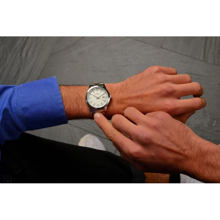 Portée Montre Performer Homme Métal Argenté Cadran Blanc - 7039712
