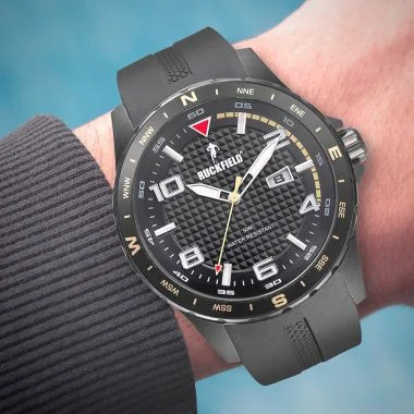Face Portée Montre Homme Ruckfield Sport Boîtier Acier Bracelet Silicone Noir Cadran Noir