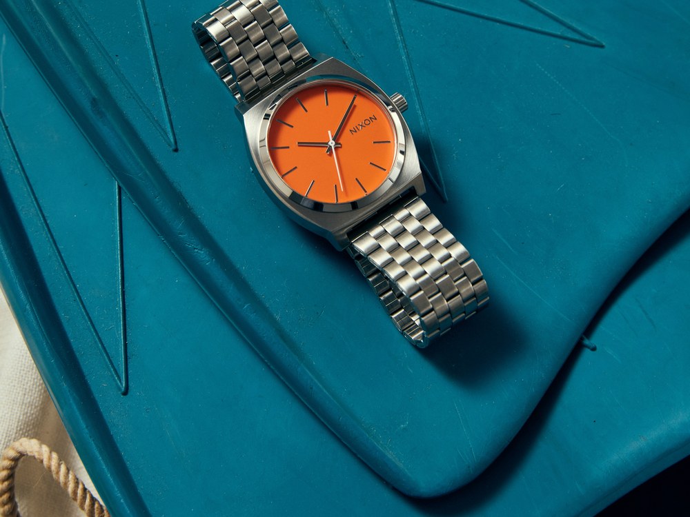 Nixon est née du surf, et sa montre de surf est devenue une exception