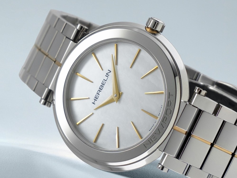Montre argentée femme : ce que le mot cache, et comment choisir